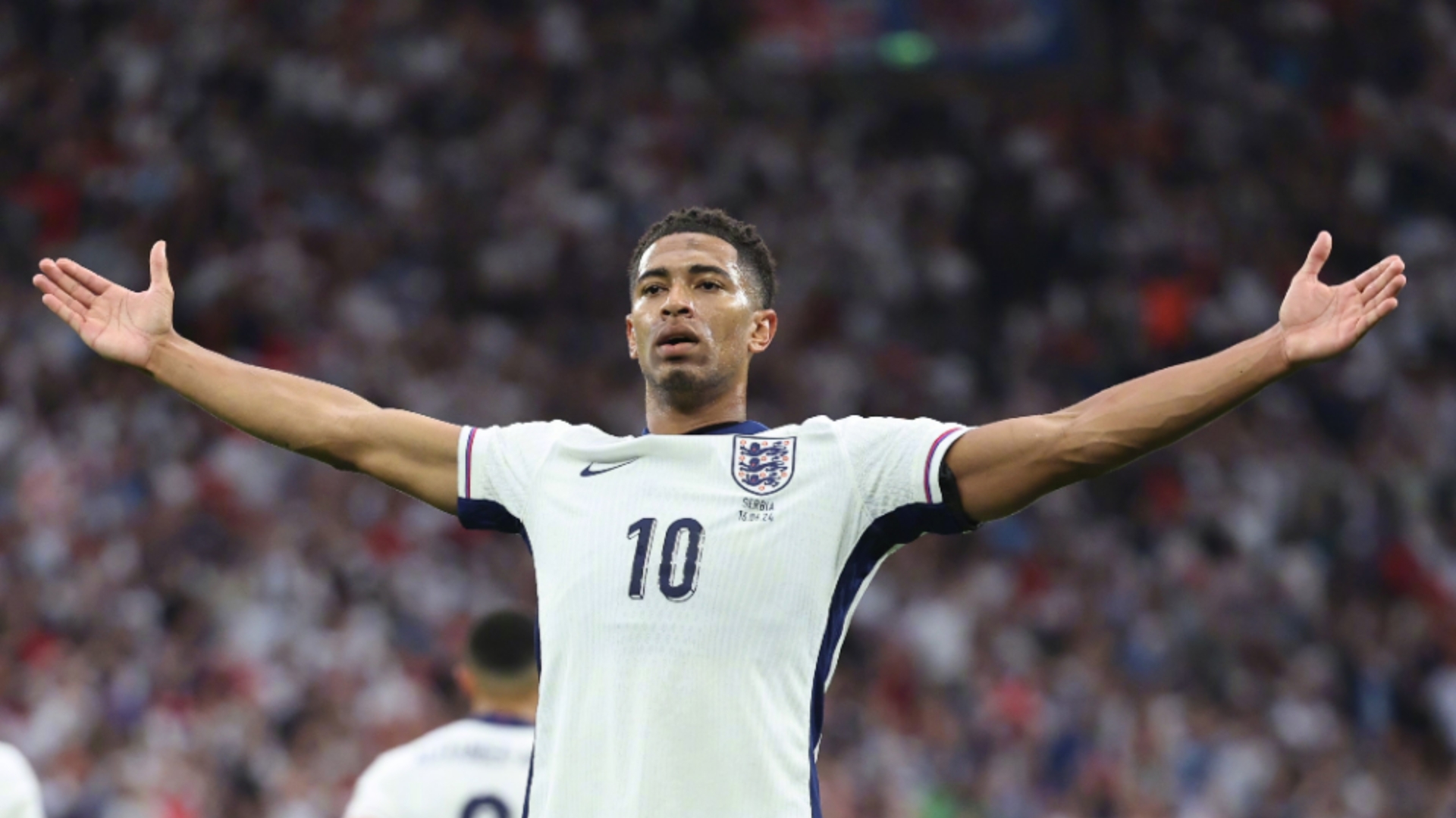 哈兰德梅开二度 曼城轻取对手（哈兰德独中两元，曼城轻松取胜）