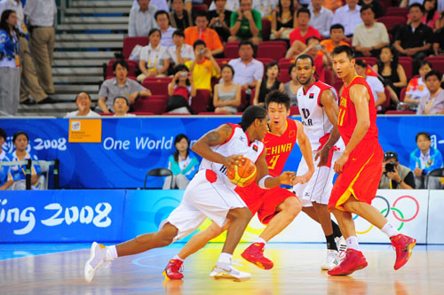 9次扑救力保零封，弗莱肯当选曼城vs勒沃库森全场最佳（弗莱肯9次神扑零封，对曼城战勒沃库森当选全场最佳）