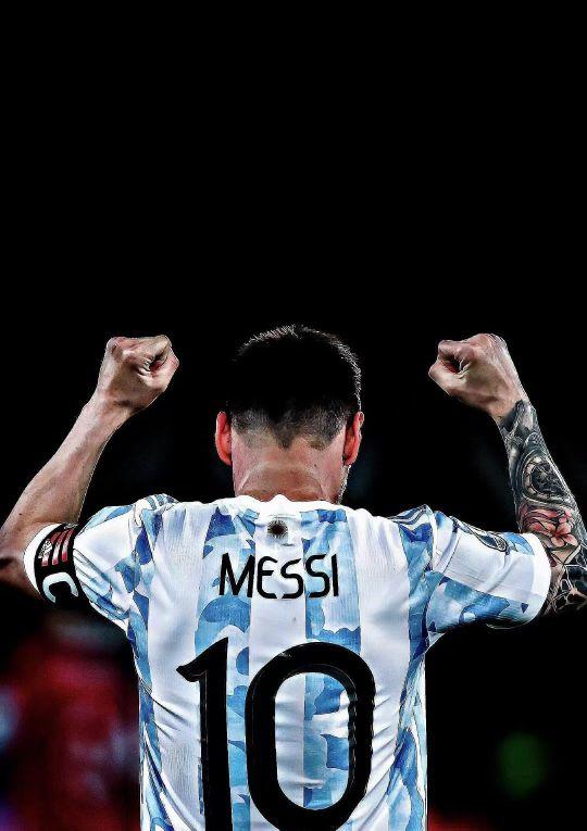 都体：DV9肌肉不适但伤情不重，保险起见周末联赛会替补（据都体报道，DV9肌肉略有不适但无大碍，周末联赛将以替补身份出场）