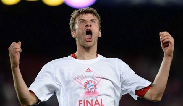 里昂15岁潜力中锋泽科维奇：崇拜哈兰德和DV9的左脚射手（里昂15岁锋线新星泽科维奇：左脚射术出众，偶像哈兰德与DV9）