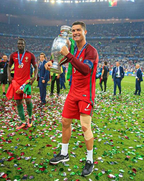 皇马战塞尔塔大名单：姆巴佩领衔，霍安-马丁内斯在列（皇马出征塞尔塔名单公布：姆巴佩压阵，霍安-马丁内斯入选）