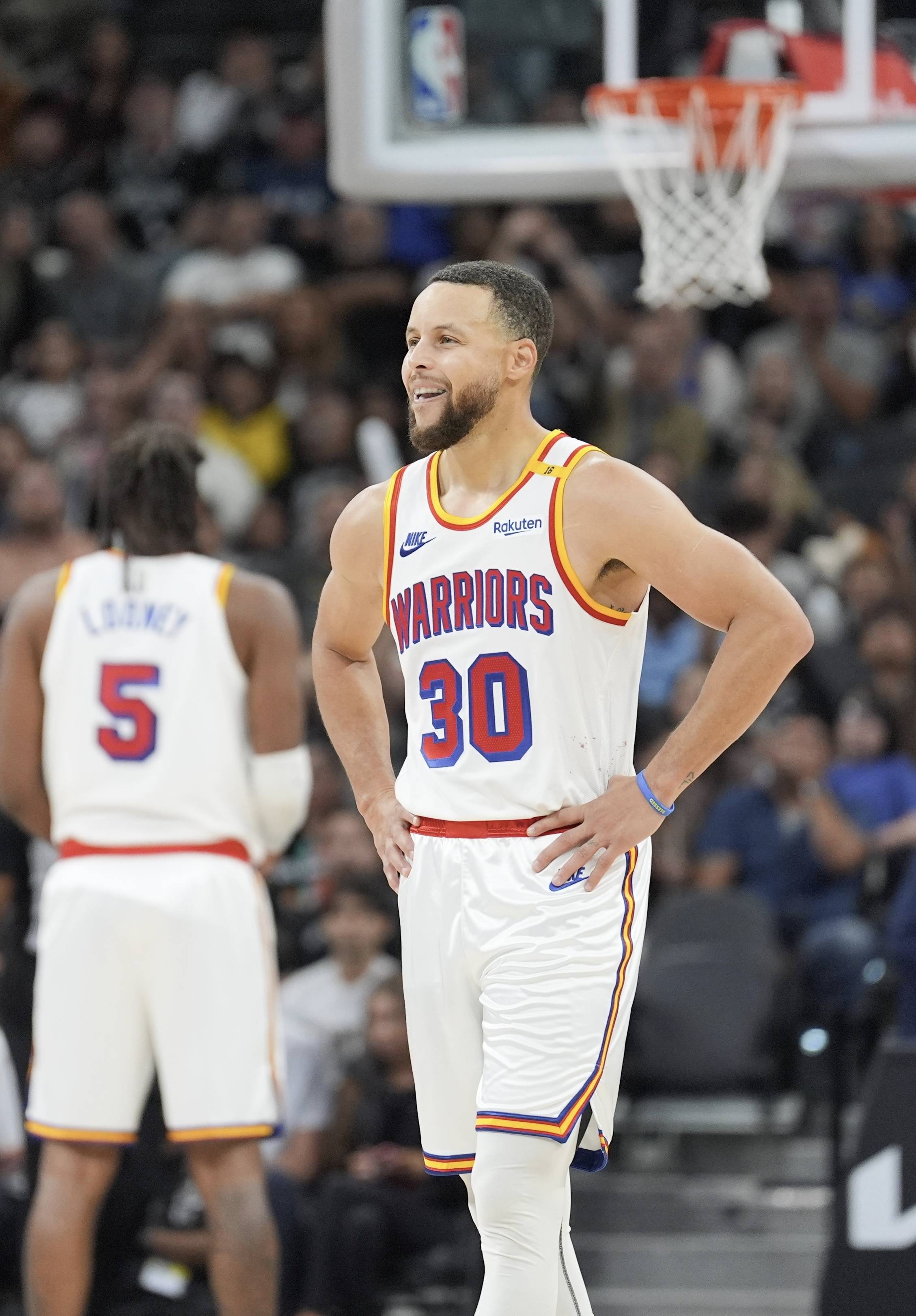 11球，巴萨是欧冠改制以来打入乌龙球最多的球队（欧冠改制以来，巴萨以11个乌龙球居首）