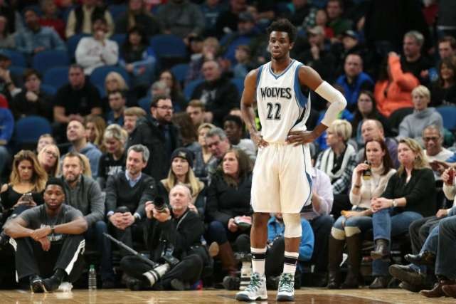 崔永熙：杨瀚森把女友带身边确实压力很大 希望他用实力打破质疑（崔永熙谈杨瀚森携女友随行：压力不小，盼他以实力回应质疑）