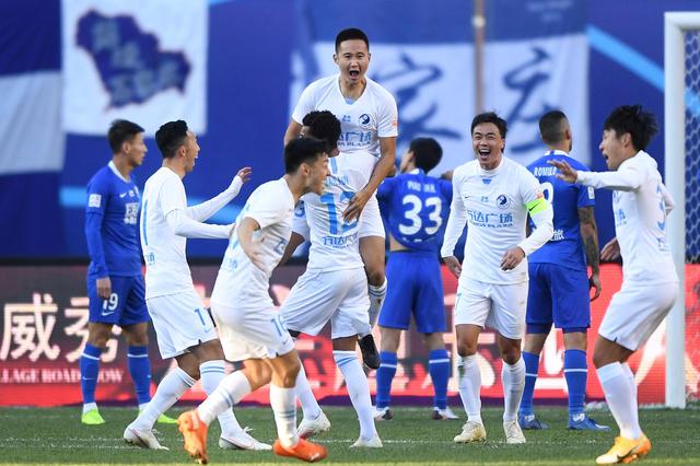 德转统计巴萨队史射手榜前20：梅西断崖领先，莱万108球第13位（德转公布巴萨队史射手前20：梅西遥遥领跑，莱万108球排第13）