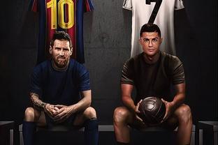 球迷怒喷后蹇韬回应：输球又怎么样？随后被韦世豪、甘超拦下（遭球迷怒斥，蹇韬回怼：输球又如何？韦世豪、甘超上前劝阻）