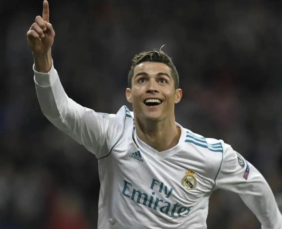 情绪不佳，吉拉西在下半场被换下时拒绝与主教练科瓦奇握手