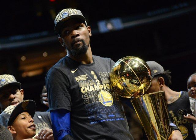 王上源忆更衣室动情讲话：丑话说在前面，不想把问题留到最后（王上源回忆更衣室动情发声：丑话先说，问题不拖到最后）