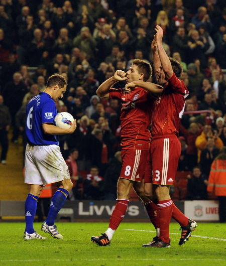 CCTV5+直播曼城vs桑德兰：福登脚头正热 曼城以攻代守全取3分（CCTV5+直播曼城对阵桑德兰：福登状态火热，曼城以攻制守力取三分）