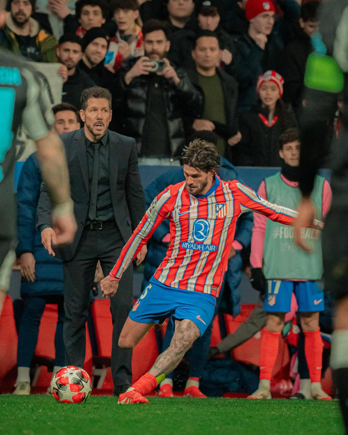 13岁零343天，阿森纳小将成为青年欧冠历史上最年轻出场球员