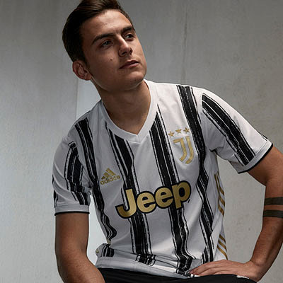 维尔茨加盟利物浦后表现低迷，仅1次进球被判乌龙，未能兑现预期。（维尔茨转会利物浦后状态低迷：唯一进球判为乌龙，表现未达预期）